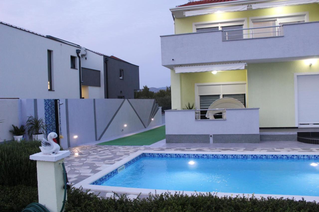 Holiday Home Villa Anny โบรดาริตซา ภายนอก รูปภาพ